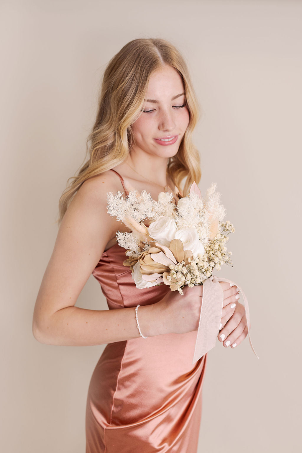 Neutral Blush Presentation Bouquet